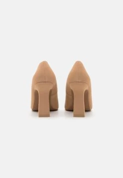 Call It Spring Vegan Steady - Klassieke Pumps - Light Brown 9 Call It Spring Vegan Steady - Klassieke Pumps - Light Brown -Geselecteerde Modieuze Dameskledingwinkels 135878356330440ca1b0ef12d22460b7