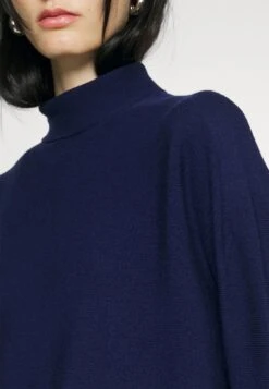 DRYKORN Liora - Trui - Blue -Geselecteerde Modieuze Dameskledingwinkels 1a5c1b6790454b80adbf7f1df8722a79