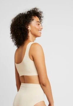 Magic Bodyfashion Comfort Bra - Bustier - Nude -Geselecteerde Modieuze Dameskledingwinkels 22e5b1375dc8427e8bffbfac02e66caa