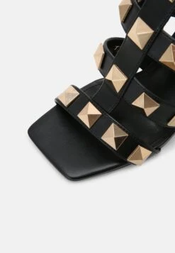 Steve Madden Capri - Sandalen - Black -Geselecteerde Modieuze Dameskledingwinkels 230b9ba9c36b464dade89d6ce01a6876