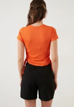 LELA Slim Fit - Blouse - Orange Color -Geselecteerde Modieuze Dameskledingwinkels 323c3059bcb14b7fbb5c97566d7cb43c