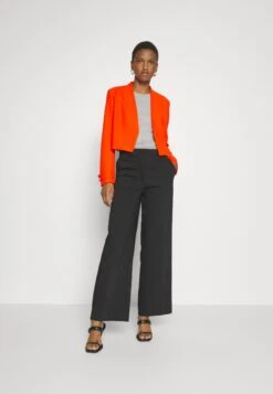 Boss Slim-Fit Cropped Jacket With Collarless Styling - Blazer - Bright Orange 12 Boss Slim-Fit Cropped Jacket With Collarless Styling - Blazer - Bright Orange -Geselecteerde Modieuze Dameskledingwinkels 3312aa900d0f45f49115e4640ef0dd5e