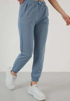 LELA Slim Fit - Trainingsbroek - Baby Blue -Geselecteerde Modieuze Dameskledingwinkels 4b39960b578b4beda1a5a30c7a733f26
