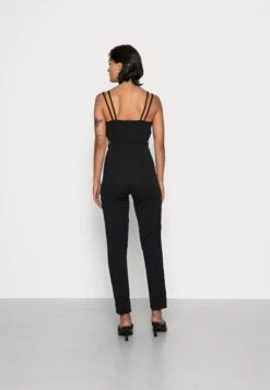 Wal G Nikita Cut Out - Jumpsuit - Black -Geselecteerde Modieuze Dameskledingwinkels 523f9beaa4bf46c587d614163cad1190