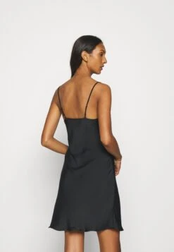 Anna Field Hammered Satin Nightie - Nachtjapon - Black -Geselecteerde Modieuze Dameskledingwinkels 582eef8b55cc48b49fe9b0e88e2892d9