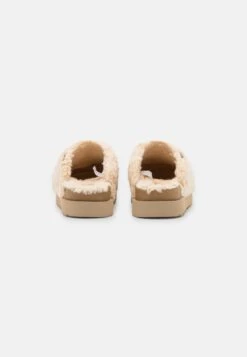 Ugg Fuzz Sugar - Pantoffels - Natural 9 Ugg Fuzz Sugar - Pantoffels - Natural -Geselecteerde Modieuze Dameskledingwinkels 615ec063c8304127b2f5a536055df7ae