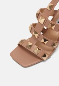 Steve Madden Capri - Sandalen - Nude 19 Steve Madden Capri - Sandalen - Nude -Geselecteerde Modieuze Dameskledingwinkels 651110374baa4a95834595cb115f1df3