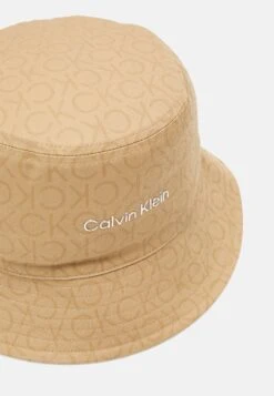 Calvin Klein Must Bucket Hat - Hoed - Safari Mono 7 Calvin Klein Must Bucket Hat - Hoed - Safari Mono -Geselecteerde Modieuze Dameskledingwinkels 6583125726c244a995e105a5f50803d5