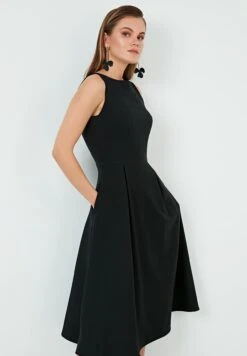 LELA Crew Neck Pleated Midi - Cocktailjurk - Black -Geselecteerde Modieuze Dameskledingwinkels 6e9ae0d79729410a8c52ceeb2264a85a