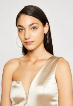 Wal G Evalina One Sleeve Maxi - Galajurk - Champagne -Geselecteerde Modieuze Dameskledingwinkels 74a6dde286394af28f5dcc184f00701a