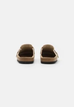 Pier One Leather Unisex - Pantoffels - Beige -Geselecteerde Modieuze Dameskledingwinkels 7fc4209f0b9d443b96717beece6deee4