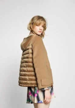 MAX & Co. Mela - Jas - Camel -Geselecteerde Modieuze Dameskledingwinkels 8056b74b2f7c46e4b4b947a86cb044e6