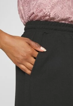 Noisy May Petite Nmjasa Wide Pant- Broek - Black -Geselecteerde Modieuze Dameskledingwinkels 809e2599c0b7419c8262f0f1269a04c0