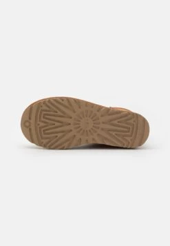 Ugg Classic Mini Regenerate - Korte Laarzen - Chestnut 11 Ugg Classic Mini Regenerate - Korte Laarzen - Chestnut -Geselecteerde Modieuze Dameskledingwinkels 80f8d0dc0c40421ca6931ea68b3ccfb9