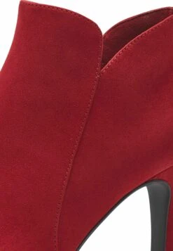 Tamaris Enkellaarsjes Met Plateauzool - Cherry -Geselecteerde Modieuze Dameskledingwinkels 8548980c629243509e8390bf5babd6e3