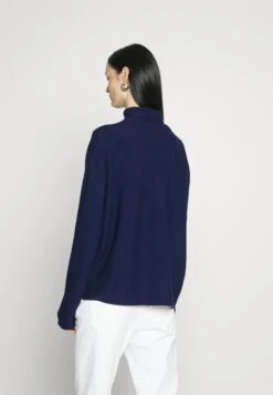 DRYKORN Liora - Trui - Blue -Geselecteerde Modieuze Dameskledingwinkels 86002e64a9004be5bec514c0e31f9f4c