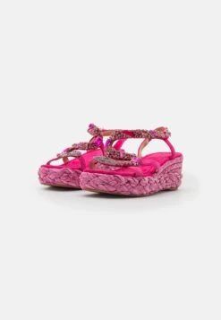 Alma En Pena Sandalen Met Sleehak - Fuxia -Geselecteerde Modieuze Dameskledingwinkels 8df6a45e4458471c86154aa5260400b8