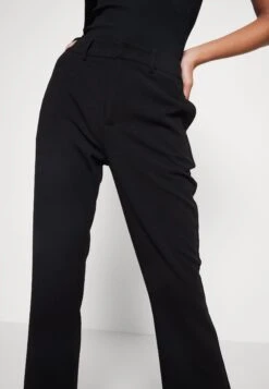 Noisy May Nmrobyn Bootcut Pants - Broek - Black -Geselecteerde Modieuze Dameskledingwinkels 9055c2c81dc0472abc1c22ace32f153f