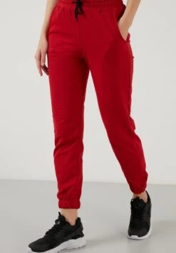 LELA Slim Fit - Trainingsbroek - Red -Geselecteerde Modieuze Dameskledingwinkels 941f1ab7945a4fdc8dd45bde81ea7bf7