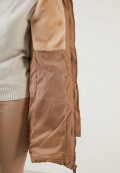 LELA Regular Fit - Winterjas - Camel -Geselecteerde Modieuze Dameskledingwinkels 96f6cba8387840ad9bc47a2206463e8b