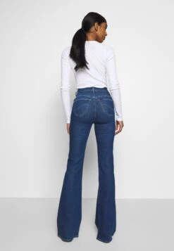 Lee Flare Bo - Flared Jeans - Jackson Worn -Geselecteerde Modieuze Dameskledingwinkels 9708d712c5e647a2a19e1af94c6adec0