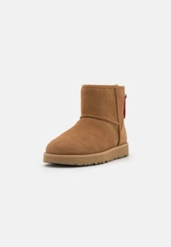Ugg Classic Mini Logo Zip - Korte Laarzen - Chestnut 8 Ugg Classic Mini Logo Zip - Korte Laarzen - Chestnut -Geselecteerde Modieuze Dameskledingwinkels 98e1ec91b2ac4e0d837fdb5762150015