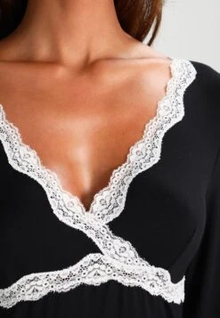Anna Field Nachtjapon - Black -Geselecteerde Modieuze Dameskledingwinkels 9cbb26f39b384778a8a395532fe9436b