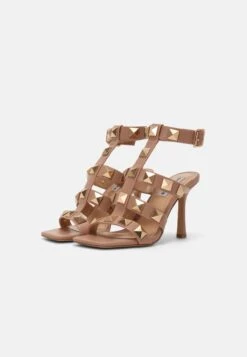 Steve Madden Capri - Sandalen - Nude 14 Steve Madden Capri - Sandalen - Nude -Geselecteerde Modieuze Dameskledingwinkels a5e88f94fd93490380b44149ef8d9a16
