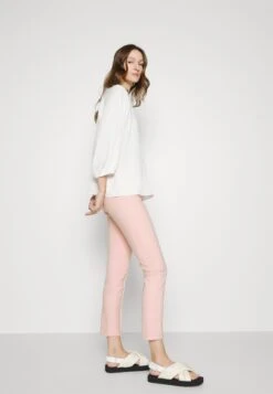 MARC CAIN Broek - Soft Powder Pink -Geselecteerde Modieuze Dameskledingwinkels a80dcf6d25524cdda08faf593ea35c61