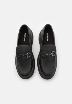 YOURTURN Unisex - Instappers - Black -Geselecteerde Modieuze Dameskledingwinkels b09b6a3da6c44aa49d29eebb84ada7a9