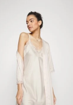 Anna Field Bridal Nightie / 003 - Off-White - Nachtjapon - 003 - Off-White -Geselecteerde Modieuze Dameskledingwinkels b0d5595a3a9e44e28968fba66029159e