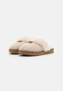 Ugg Cozy - Pantoffels - Cream -Geselecteerde Modieuze Dameskledingwinkels b447d3eb2eee4d598de74ea451e5634d
