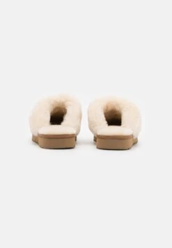 Ugg Cozy - Pantoffels - Cream -Geselecteerde Modieuze Dameskledingwinkels b5571a74f6324f21a1659713442b57c9