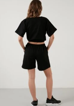 LELA Two Piece Set - Regular Fit - Shorts - Black 6 LELA Two Piece Set - Regular Fit - Shorts - Black -Geselecteerde Modieuze Dameskledingwinkels c3dd892478e6410f9403a7307ff599ee