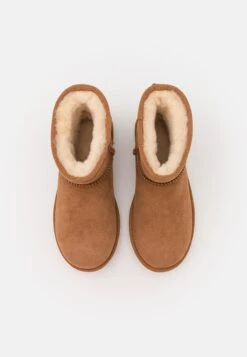 Ugg Classic Mini Regenerate - Korte Laarzen - Chestnut 8 Ugg Classic Mini Regenerate - Korte Laarzen - Chestnut -Geselecteerde Modieuze Dameskledingwinkels c419bf20ef7740dfa3fa48ec187c5be8