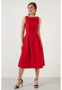 LELA Crew Neck Pleated Midi - Cocktailjurk - Red 6 LELA Crew Neck Pleated Midi - Cocktailjurk - Red -Geselecteerde Modieuze Dameskledingwinkels d0c1788baa494de6905ad142d2aec6f7
