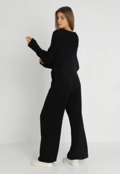 Even&Odd Cropped Jumper - Trui - Black -Geselecteerde Modieuze Dameskledingwinkels d6afe0db0365435898fd3ca235660222