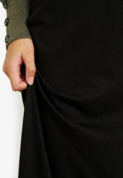 Maxirok - Black -Geselecteerde Modieuze Dameskledingwinkels e3e924a5764c4615a5521ba33d9fb165