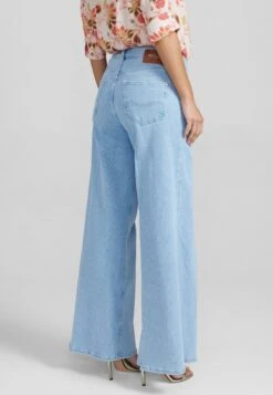 Mos Mosh Hailee Boyd - Bootcut Jeans - Light Blue -Geselecteerde Modieuze Dameskledingwinkels e4e9147e1aa24feab81f7ae7ca32bc1d