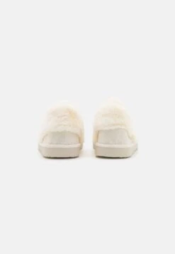 Pier One Pantoffels - White 9 Pier One Pantoffels - White -Geselecteerde Modieuze Dameskledingwinkels e95c473c042849e39cad888ba96babb2