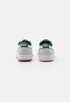 Vans Lowland Unisex - Sneakers Laag - Court Green/White -Geselecteerde Modieuze Dameskledingwinkels eeaa8bd981d24f99a96506158631bdf2
