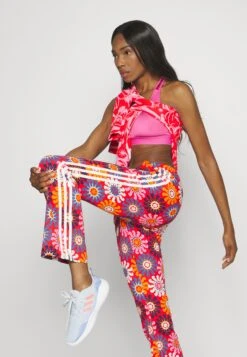 Adidas Sportswear Farm Pants - Trainingsbroek - Vivid Red/Bliss Pink/Unity Orange 9 Adidas Sportswear Farm Pants - Trainingsbroek - Vivid Red/Bliss Pink/Unity Orange -Geselecteerde Modieuze Dameskledingwinkels f0cd83326c7a4955ba718476383d4cd8