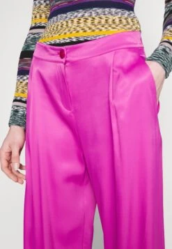Patrizia Pepe Pantaloni Trousers - Broek - Orchid Purple -Geselecteerde Modieuze Dameskledingwinkels f7bd7b95fadd4e3a8c51d5b6a950ccd4