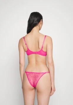 AGENT PROVOCATEUR Lorna Bra - Beugel Bh - Fuchsia -Geselecteerde Modieuze Dameskledingwinkels fd8c5d12d6dd4c64ae71ec0375460dbf