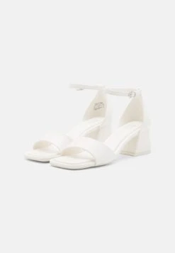 Call It Spring Vickie - Sandalen - White -Geselecteerde Modieuze Dameskledingwinkels ff5ed983b9a84557bec1a4ddcc333b69